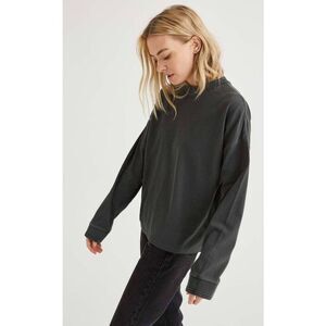 Richer Poorer Relaxed Long Sleeve Pullover in Stretch Limo Size Medium